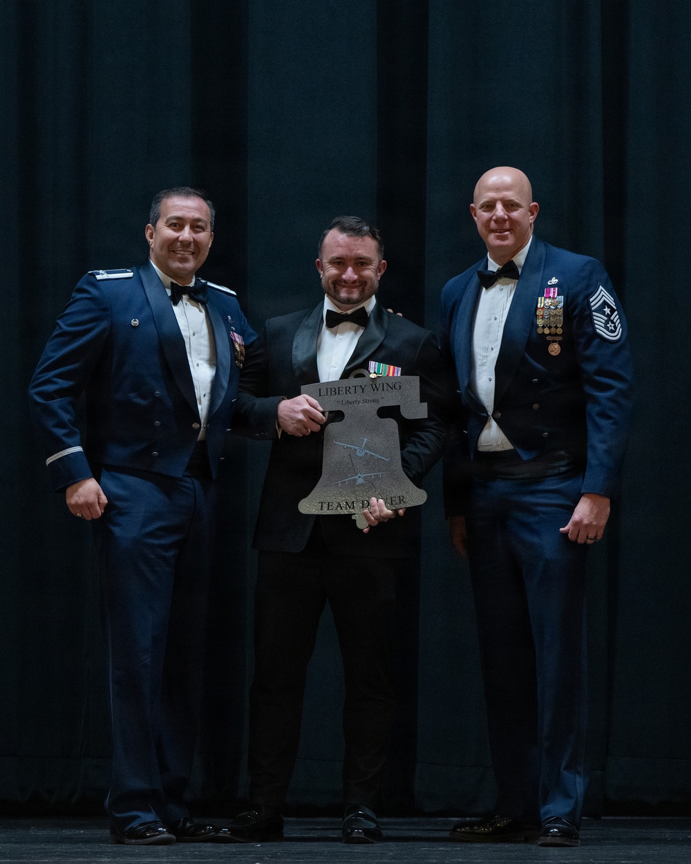 512th Airlift Wing hosts annual awards banquet