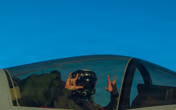 11th MEU Marines, Sailors Conduct Flight Operations Aboard USS Boxer