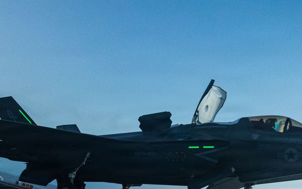 11th MEU Marines, Sailors Conduct Flight Operations Aboard USS Boxer