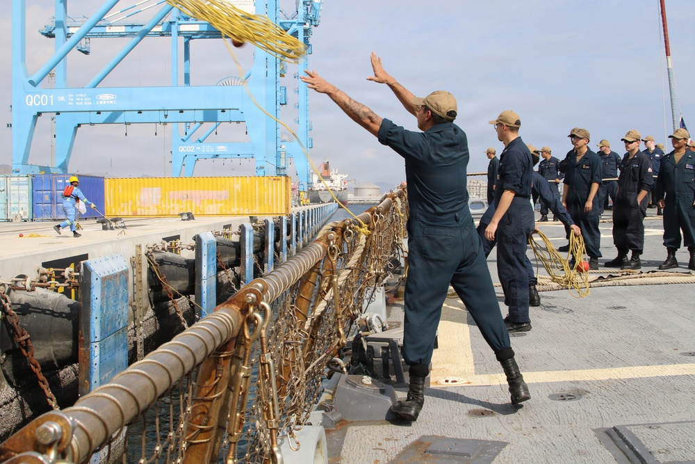 USS McFAUL Scheduled Logistics Stop in Fujairah