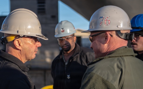 Vice Chief of Naval Operations Visits USS Ronald Reagan