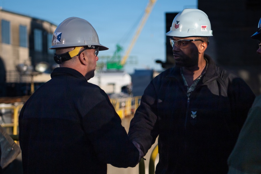 Vice Chief of Naval Operations Visits USS Ronald Reagan