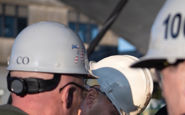 Vice Chief of Naval Operations Visits USS Ronald Reagan