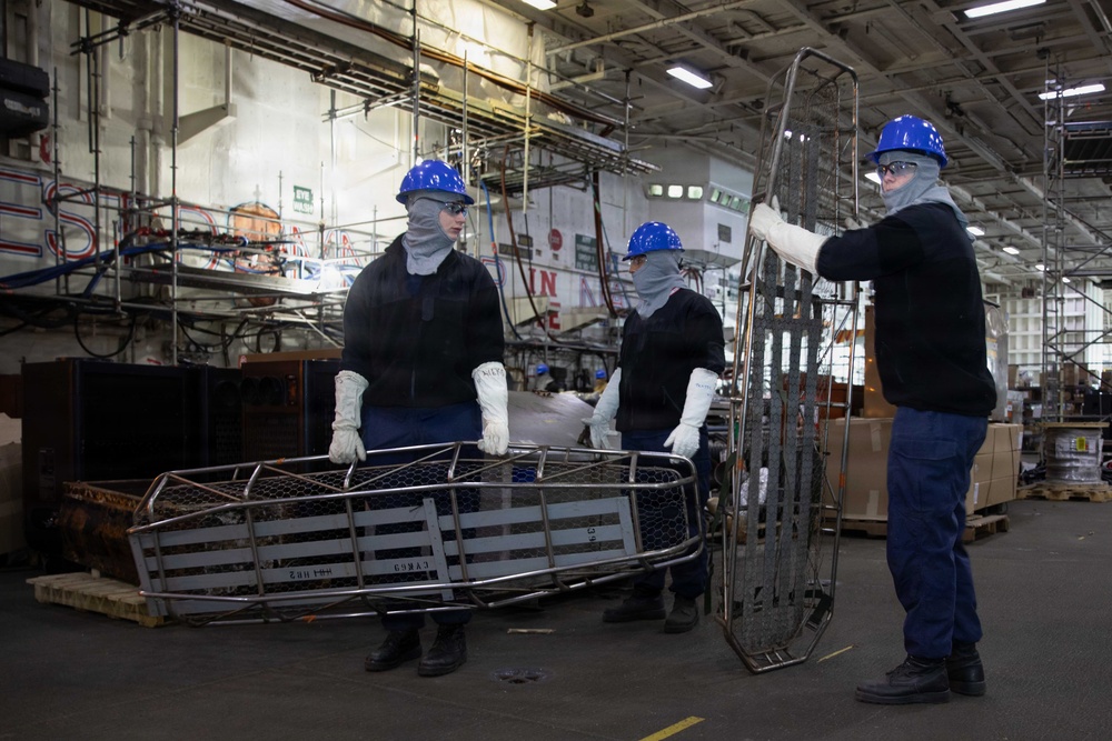 Ike Conducts Planned Incremental Availability maintenance period