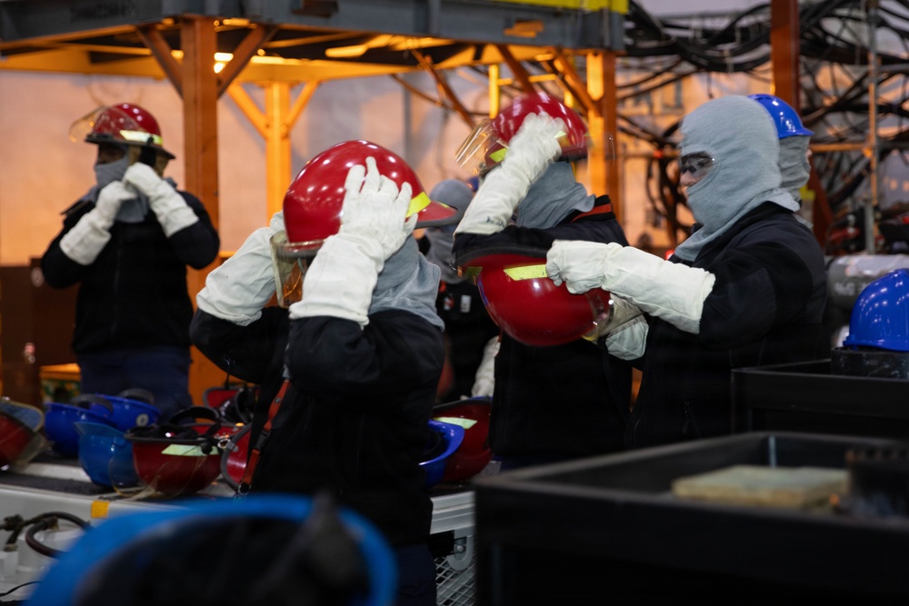 Ike Conducts Planned Incremental Availability maintenance period