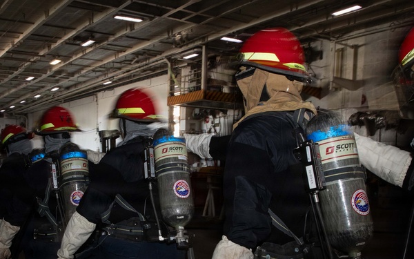 Ike Conducts Planned Incremental Availability maintenance period