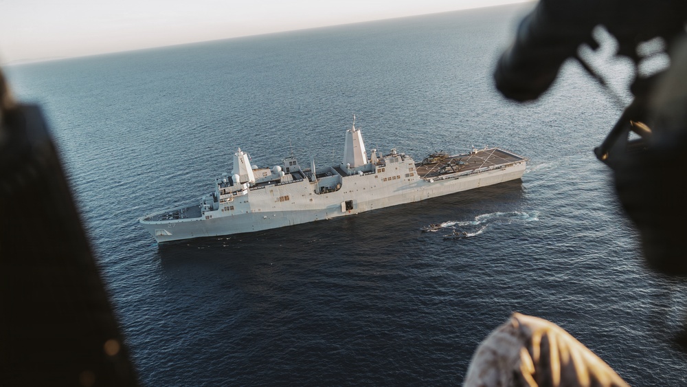 11th MEU Marines, Sailors Conduct Night VBSS Exercise