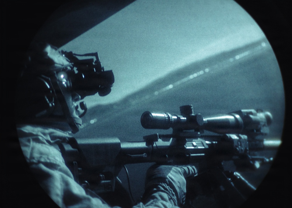 11th MEU Marines, Sailors Conduct Night VBSS Exercise