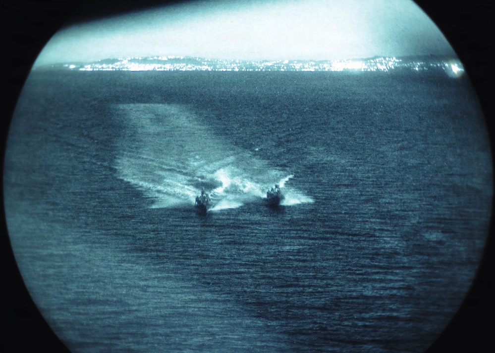 11th MEU Marines, Sailors Conduct Night VBSS Exercise