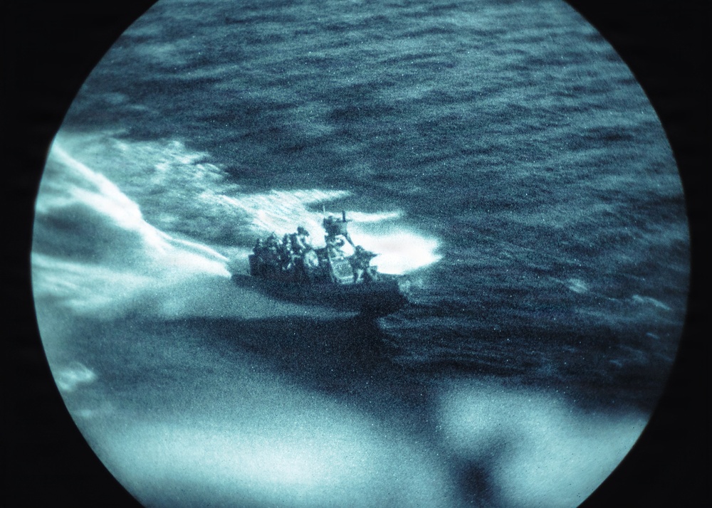 11th MEU Marines, Sailors Conduct Night VBSS Exercise