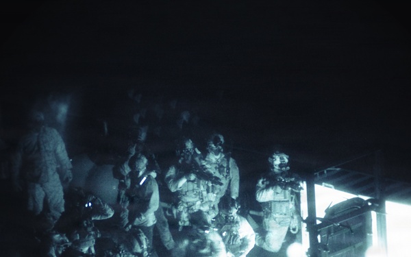 11th MEU Marines, Sailors Conduct Night VBSS Exercise