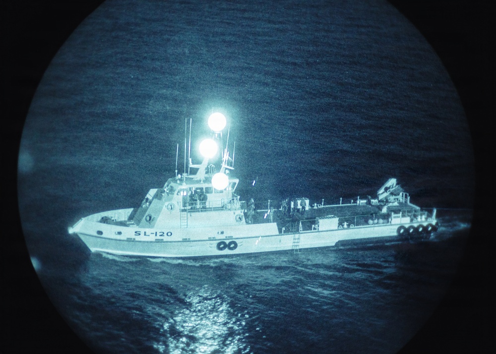 11th MEU Marines, Sailors Conduct Night VBSS Exercise