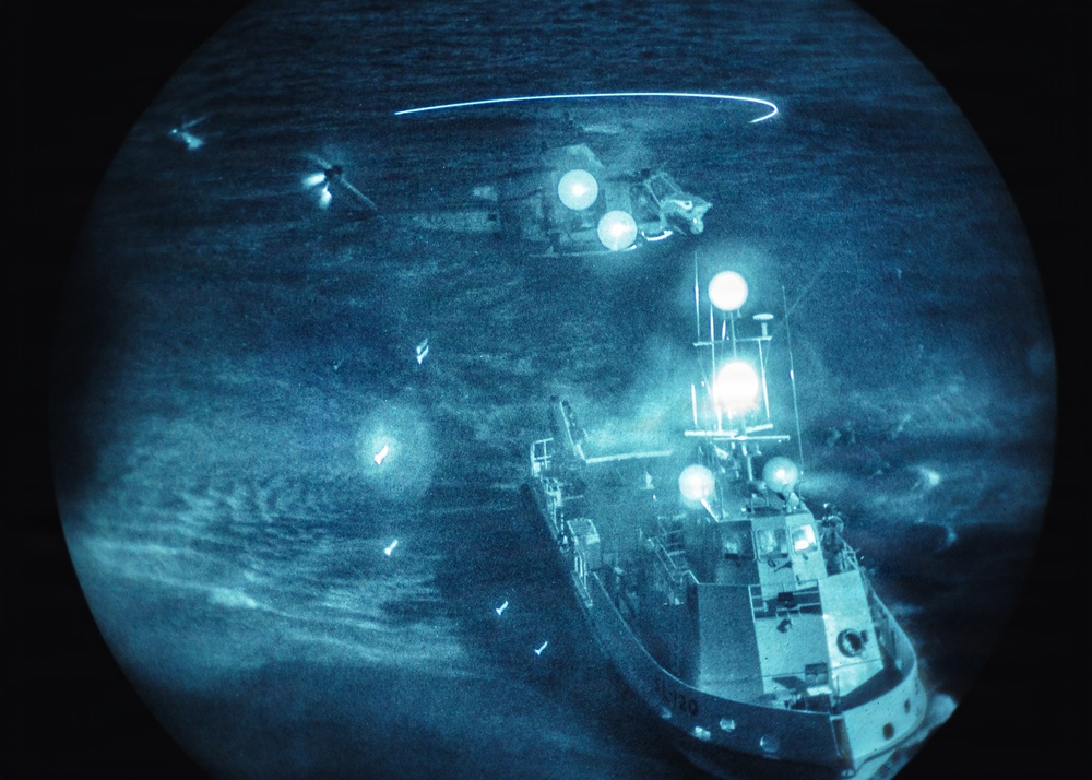 11th MEU Marines, Sailors Conduct Night VBSS Exercise