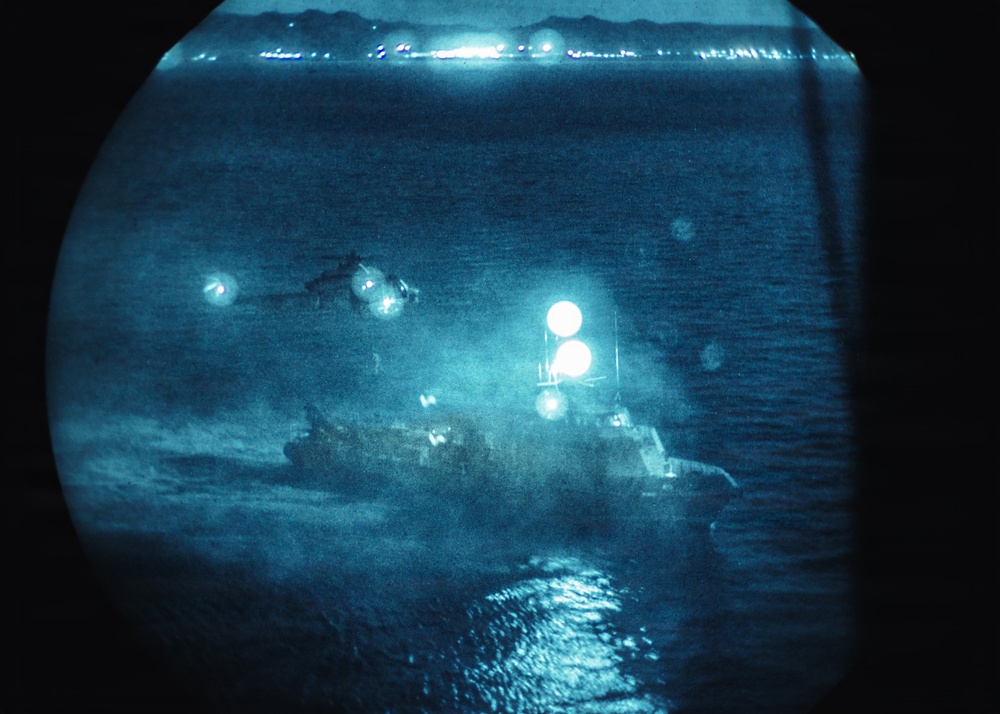 11th MEU Marines, Sailors Conduct Night VBSS Exercise