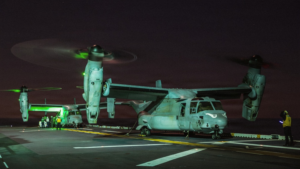 11th MEU Marines, Sailors Conduct Night VBSS Exercise