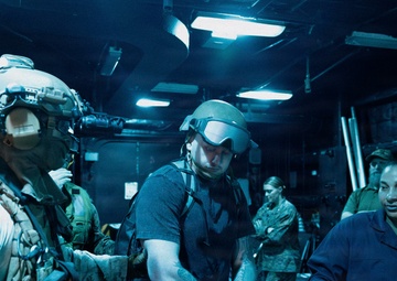 11th MEU Marines, Sailors Conduct Night VBSS Exercise