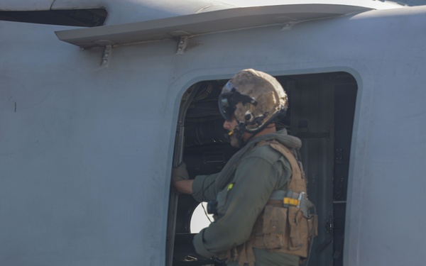 VMM-364, HMLA-169, and HMLA-267 conduct deck landing qualifications aboard USS Makin Island