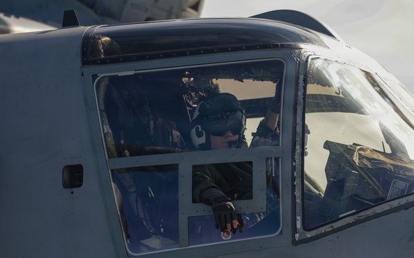 VMM-364, HMLA-169, and HMLA-267 conduct deck landing qualifications aboard USS Makin Island