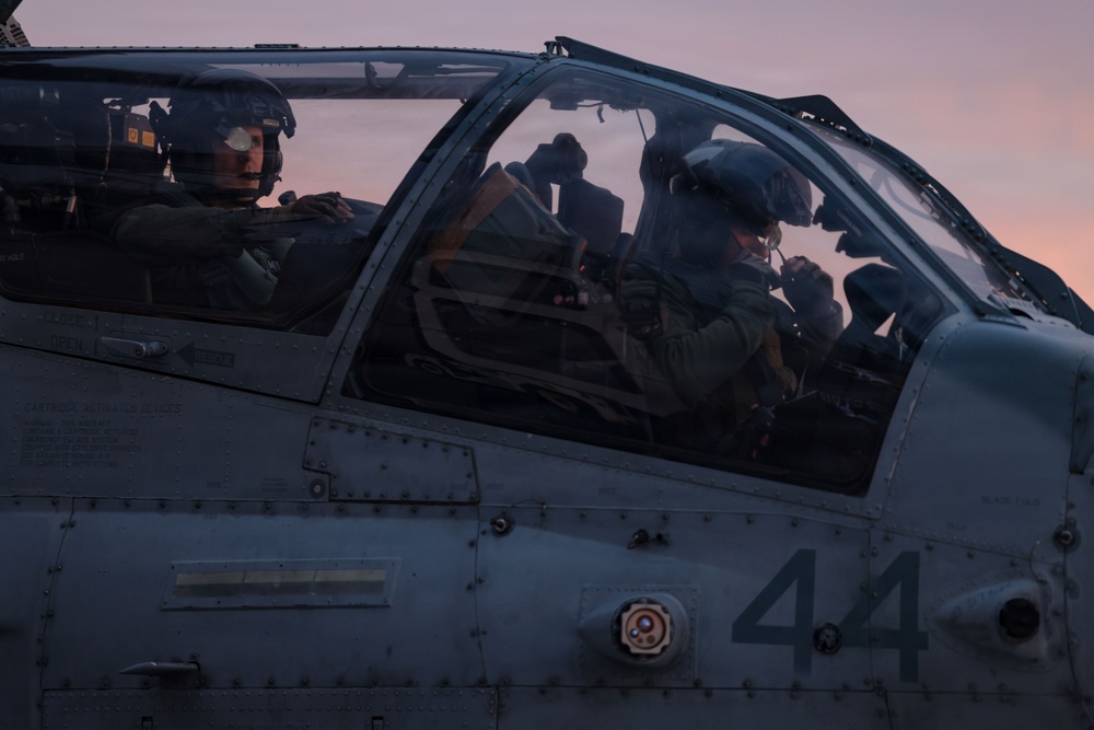 VMM-364, HMLA-169, and HMLA-267 conduct deck landing qualifications aboard USS Makin Island