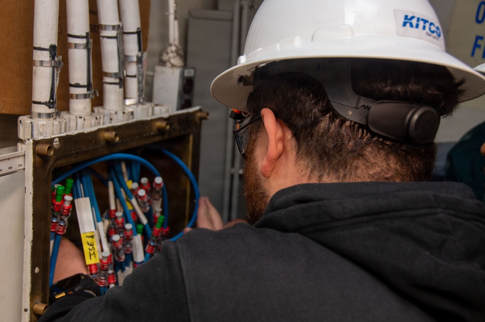 Ronald Reagan Sailors and Contractors Execute Maintenance Operations