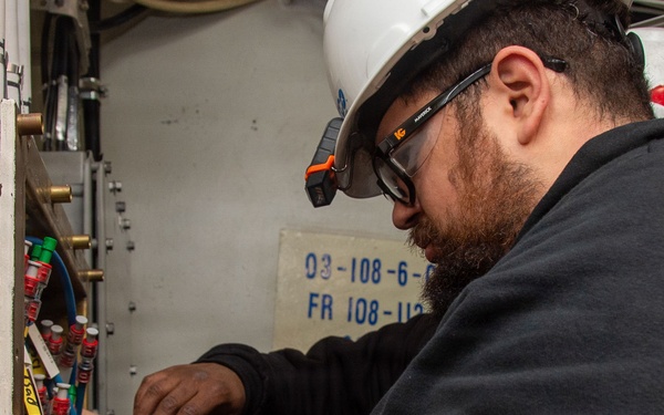 Ronald Reagan Sailors and Contractors Execute Maintenance Operations