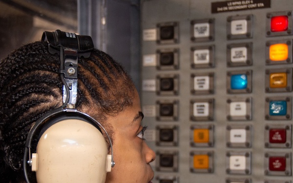 Ronald Reagan Sailors and Contractors Execute Maintenance Operations