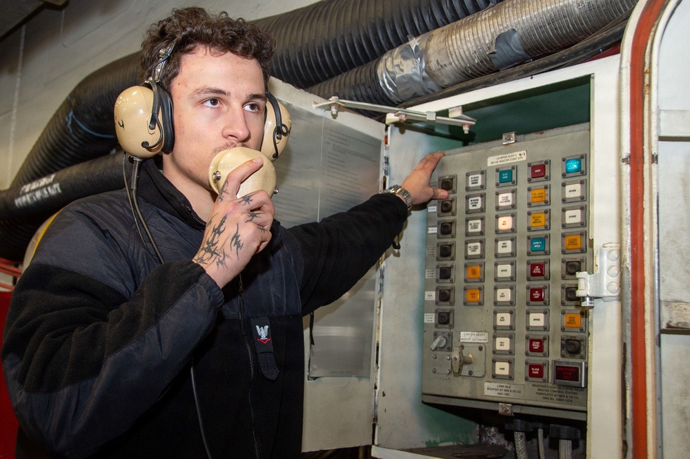 Ronald Reagan Sailors and Contractors Execute Maintenance Operations