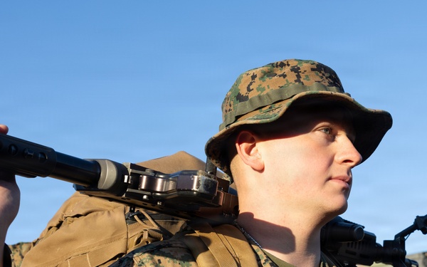 1st CRR and 1st Marine Division Marines conduct a machine gun range