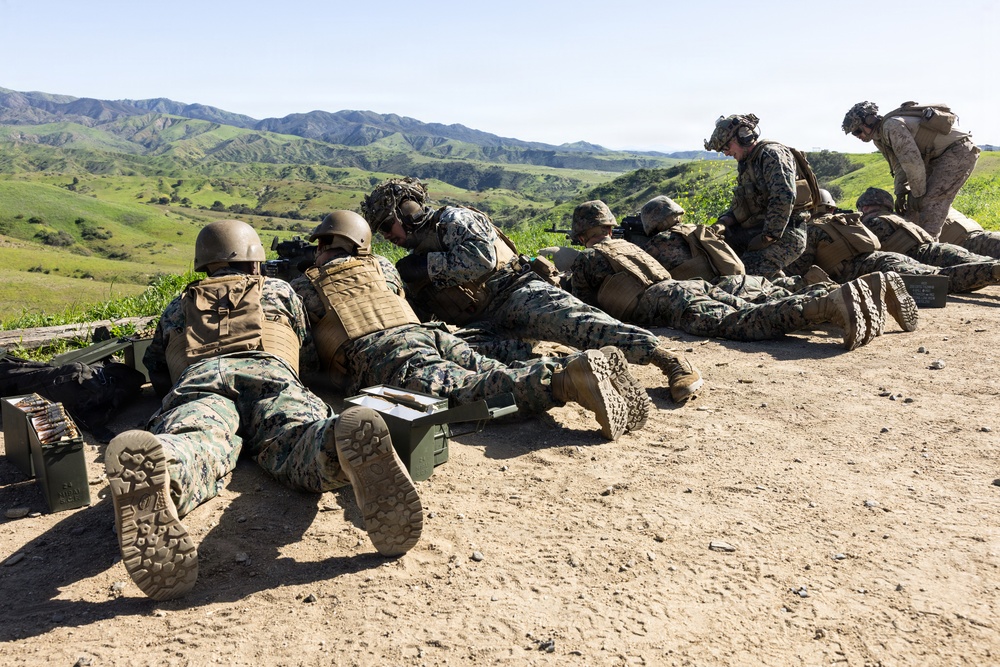 1st CRR and 1st Marine Division Marines conduct a machine gun range