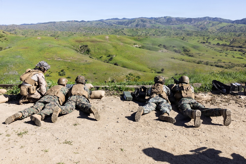 1st CRR and 1st Marine Division Marines conduct a machine gun range