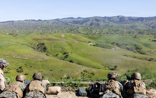 1st CRR and 1st Marine Division Marines conduct a machine gun range