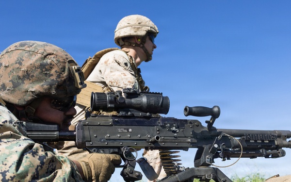 1st CRR and 1st Marine Division Marines conduct a machine gun range
