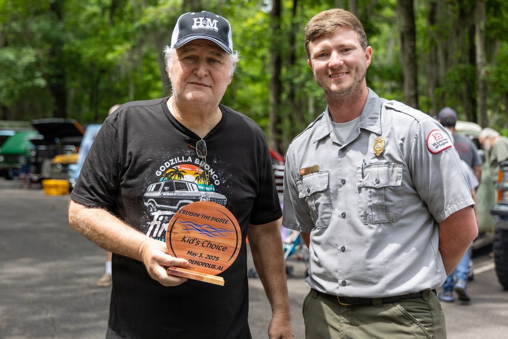 USACE Supports Annual Cruisin' the Bigbee Car Show in Demopolis