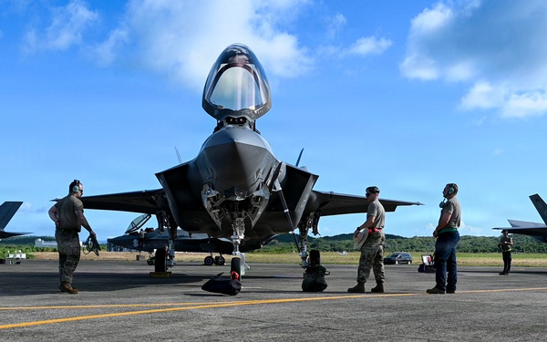First USAF F-35A’s land in Puerto Rico