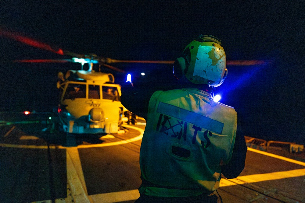 USS Gettysburg (CG 64) Flight Deck Operations