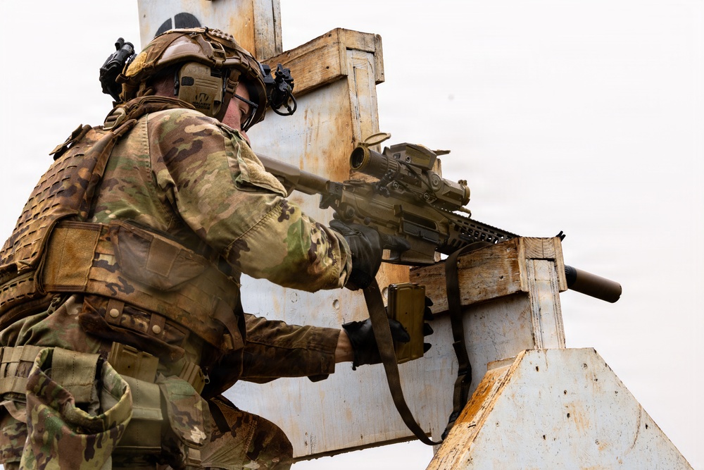 Tropic Lightning Soldiers Qualify with M7 Next-Generation Rifle
