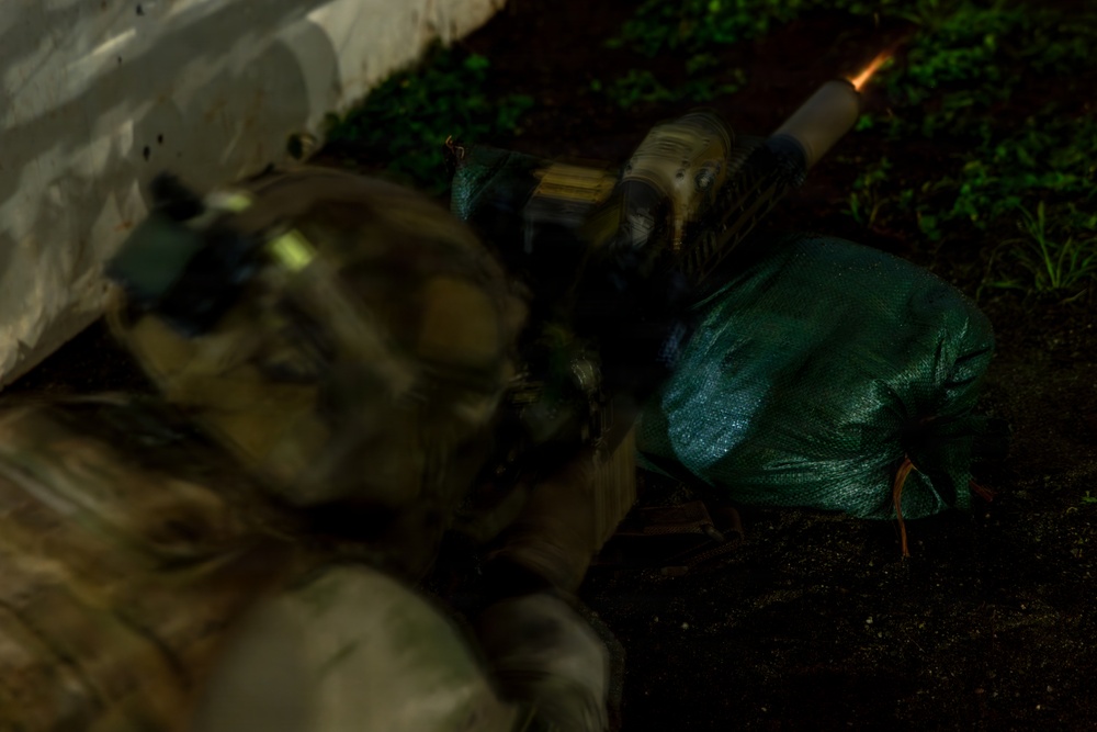 Tropic Lightning Soldiers Qualify with M7 Next-Generation Rifle