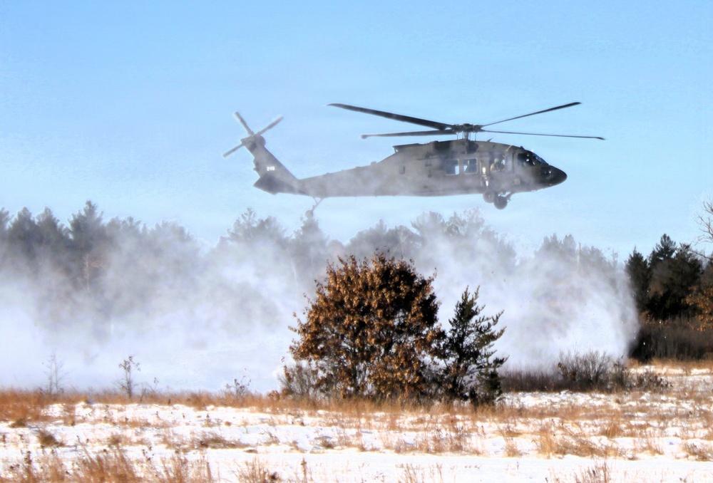 Wisconsin National Guard’s 1st Battalion, 120th Field Artillery holds winter sling-load training at Fort McCoy