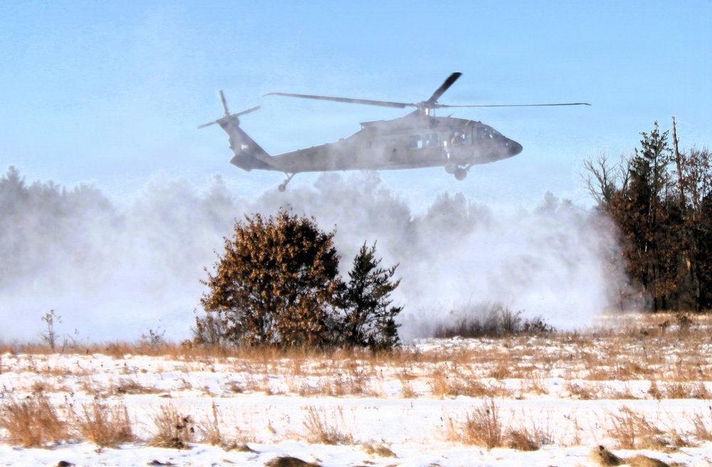Wisconsin National Guard’s 1st Battalion, 120th Field Artillery holds winter sling-load training at Fort McCoy