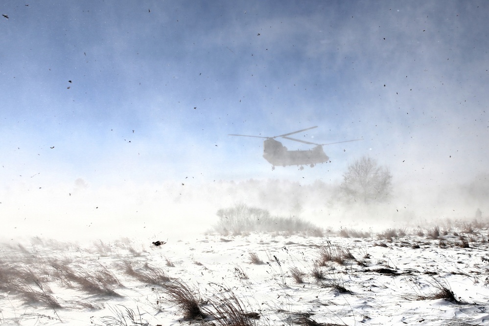 Wisconsin National Guard’s 1st Battalion, 120th Field Artillery holds winter sling-load training at Fort McCoy