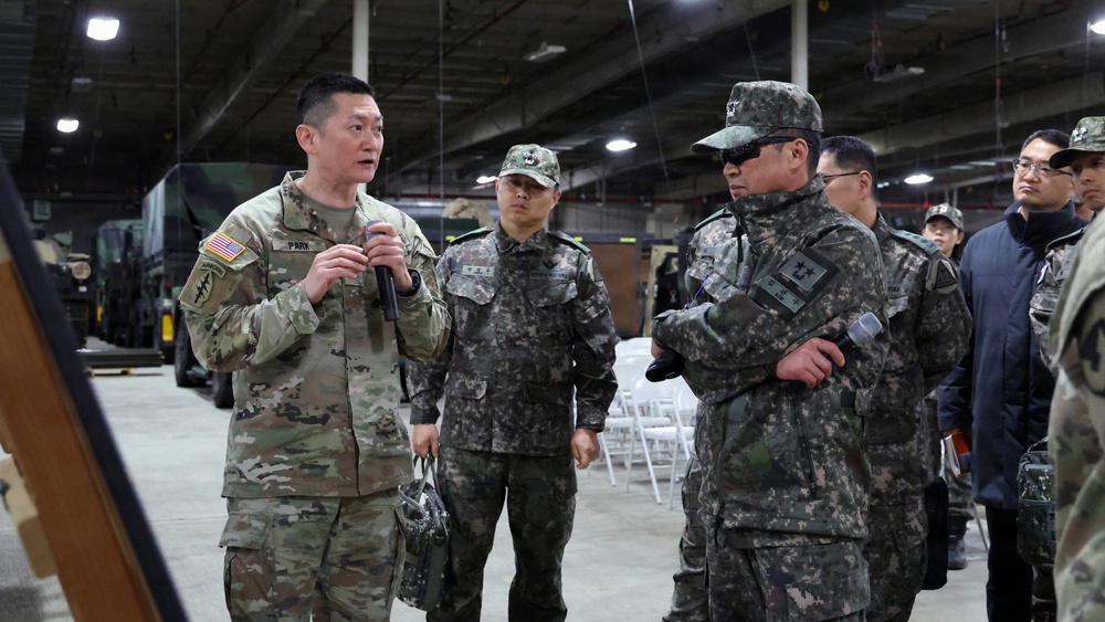 ROKA MG Kim, Kwan-soo conducted KLE at APS-4