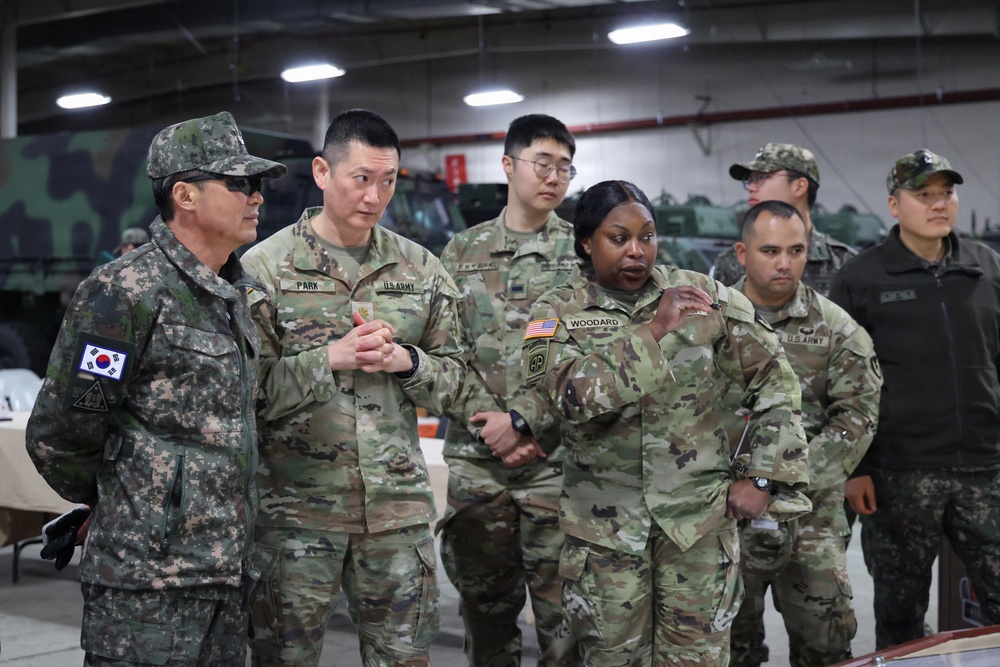 ROKA MG Kim, Kwan-soo conducted KLE at APS-4