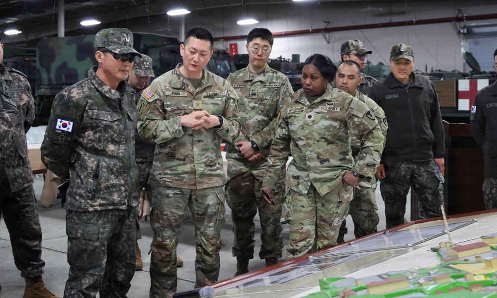 ROKA MG Kim, Kwan-soo conducted KLE at APS-4
