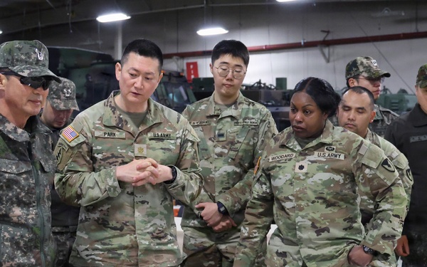 ROKA MG Kim, Kwan-soo conducted KLE at APS-4