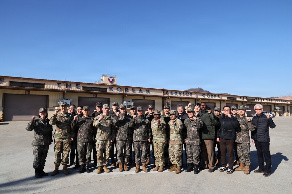 ROKA MG Kim, Kwan-soo conducted KLE at APS-4