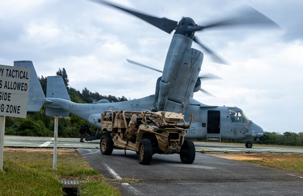31st MEU | USS New Orleans ordnance offload