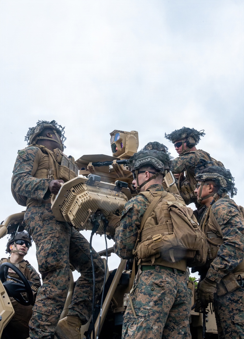31st MEU | USS New Orleans ordnance offload