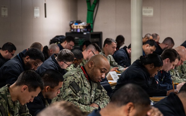 Ike Conducts Planned Incremental Availability maintenance period