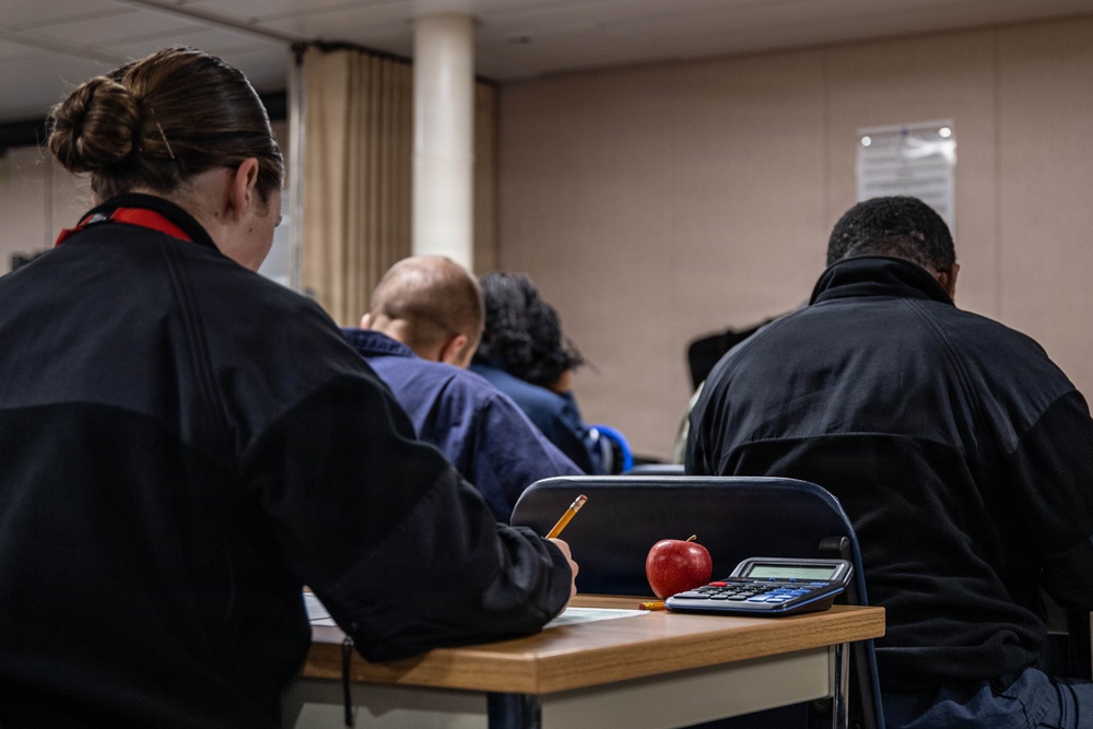 Ike Conducts Planned Incremental Availability maintenance period