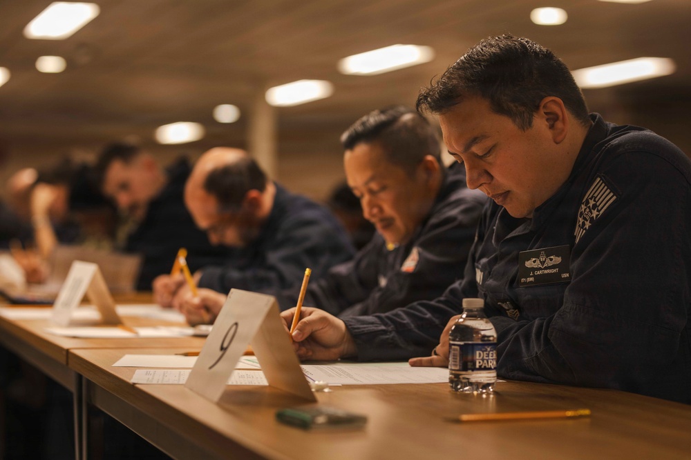 Ike Conducts Planned Incremental Availability maintenance period